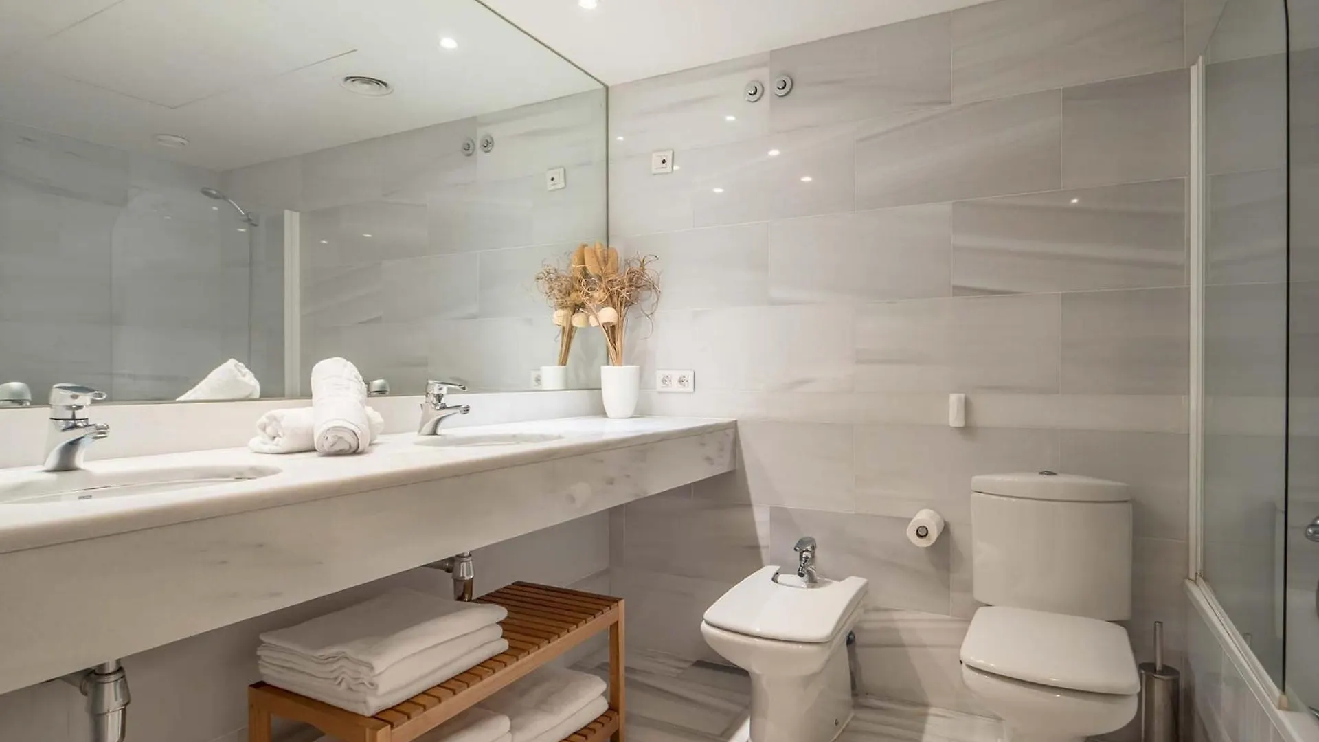 Rent Top Apartments Beach-Diagonal Mar Barcelona
